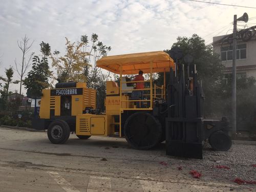 預先儲備先進設備,培養專業過硬的技術人才,成都昊遠工程機械設備租賃